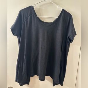 LULULEMON TEE